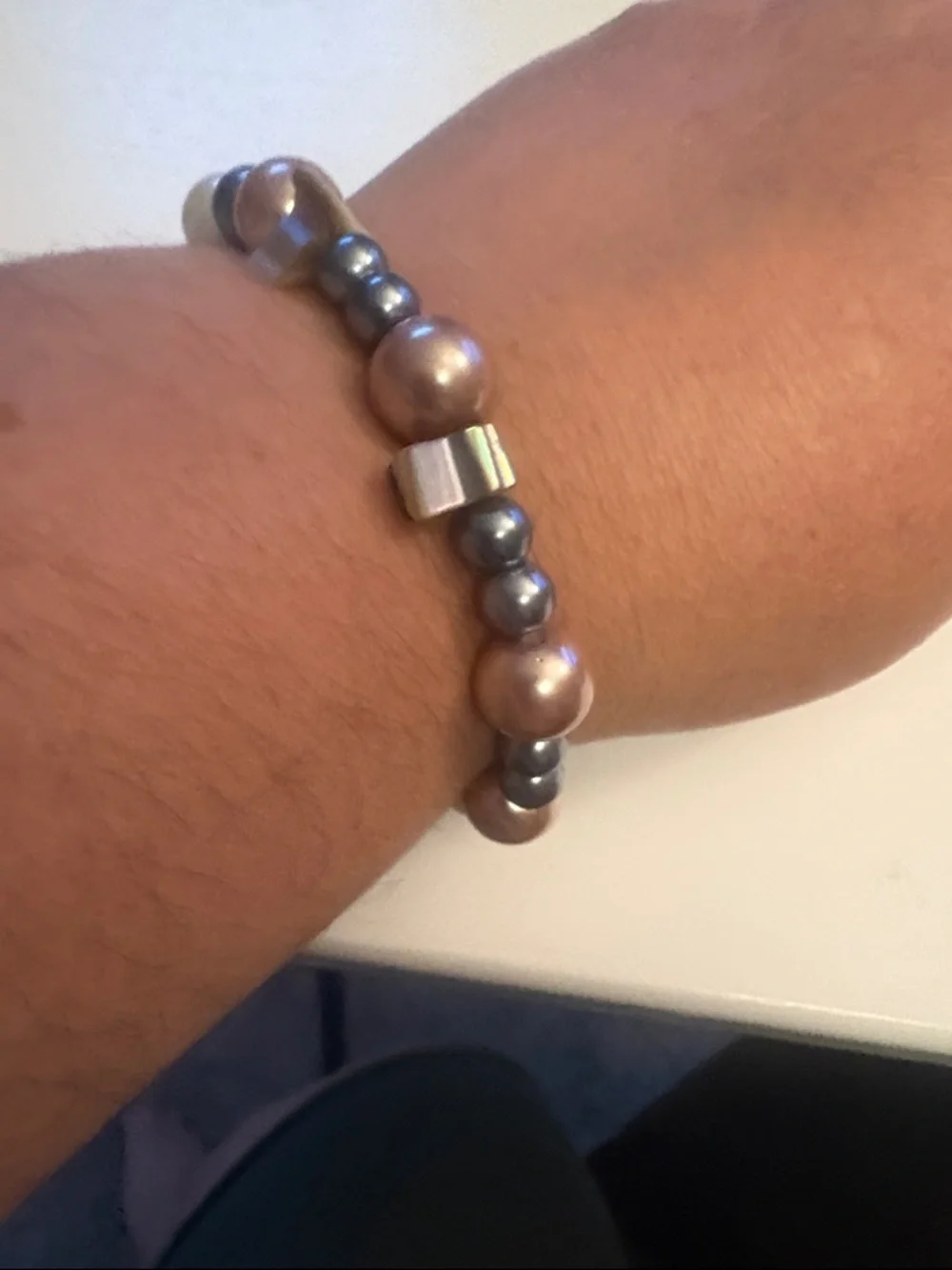 Multi-Tone Pearl Stretch Bracelet with Gold Accents